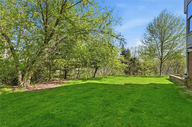 309 Londonberry Ct gallery image 9