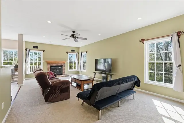 309 Londonberry Ct gallery image 10