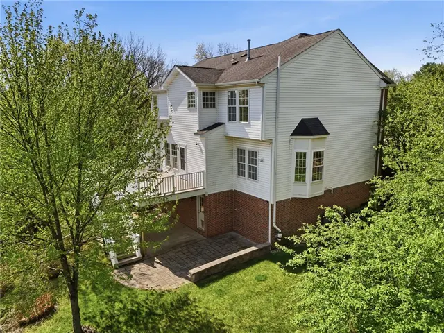 309 Londonberry Ct gallery image 14