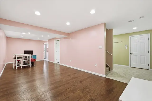 309 Londonberry Ct gallery image 15