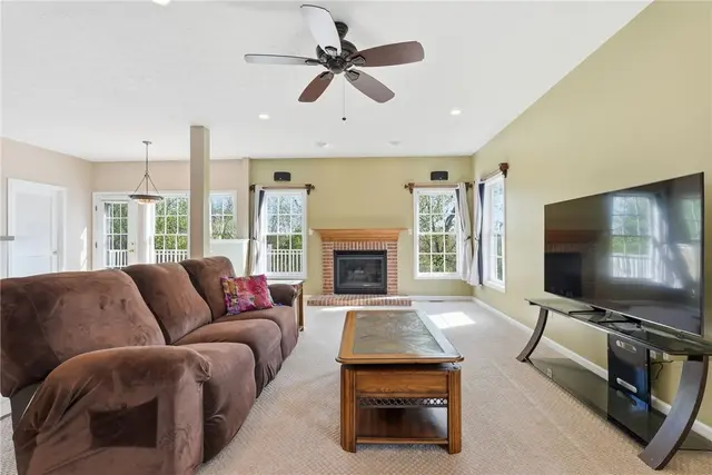 309 Londonberry Ct gallery image 38