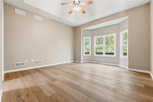 309 Tiffany Court gallery image 3