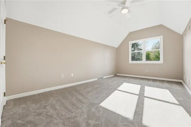 309 Tiffany Court gallery image 6