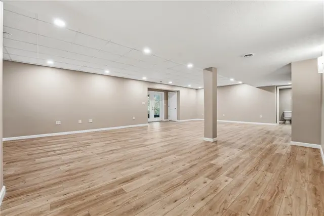 309 Tiffany Court gallery image 15