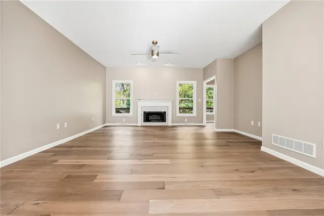 309 Tiffany Court gallery image 16