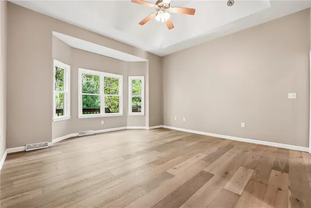 309 Tiffany Court gallery image 17