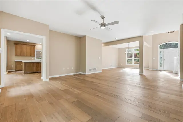 309 Tiffany Court gallery image 18