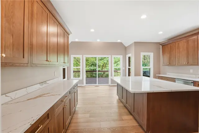 309 Tiffany Court gallery image 19