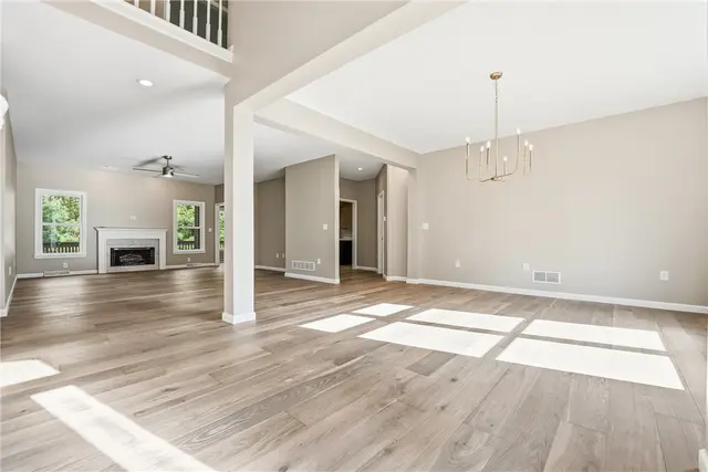 309 Tiffany Court gallery image 23