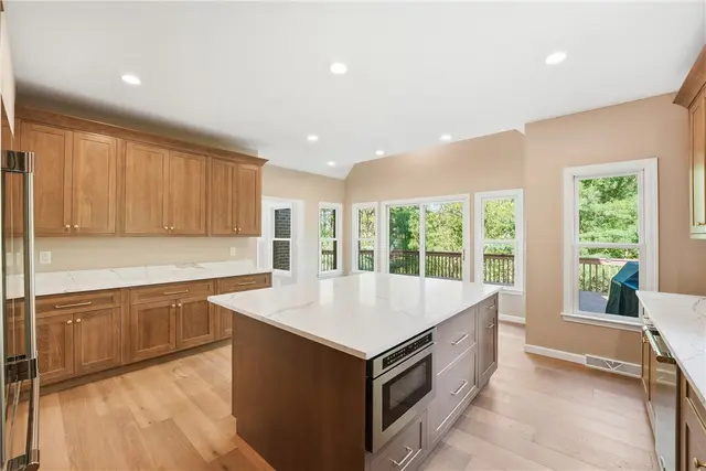 309 Tiffany Court gallery image 25
