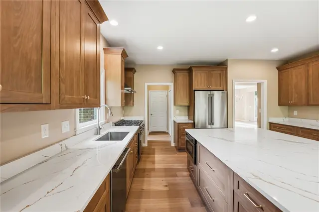 309 Tiffany Court gallery image 32