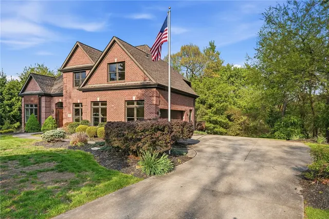 309 Tiffany Court gallery image 36
