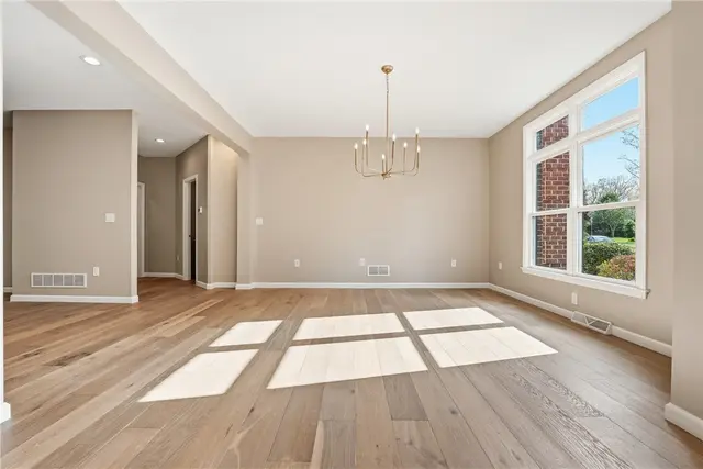 309 Tiffany Court gallery image 39