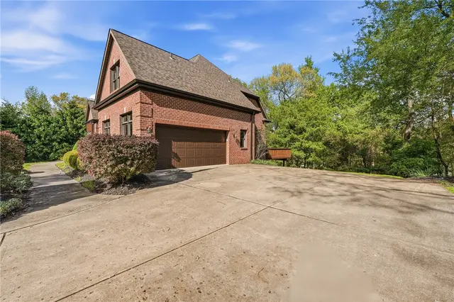 309 Tiffany Court gallery image 40
