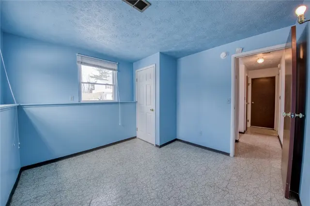 3092 Countryside Dr gallery image 12