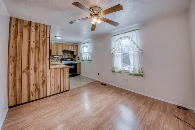 3092 Countryside Dr gallery image 24