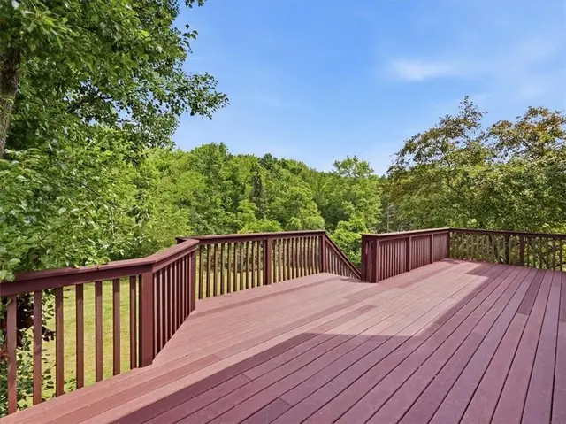 310 Barberry Court gallery image 9