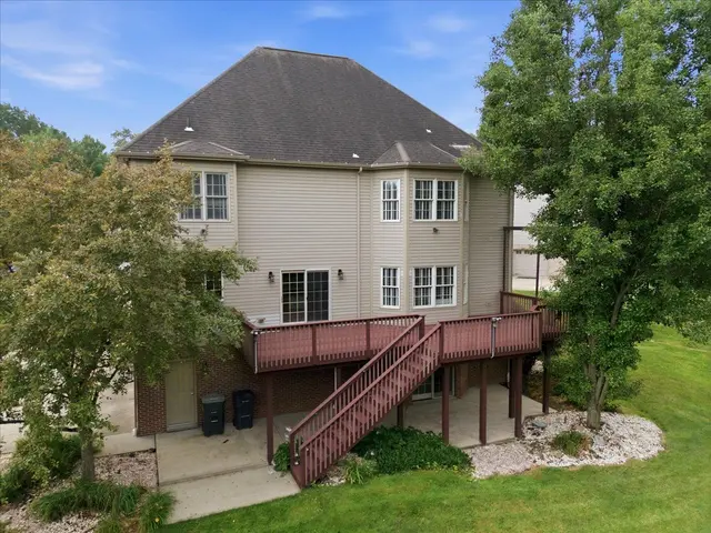 310 Barberry Court gallery image 18