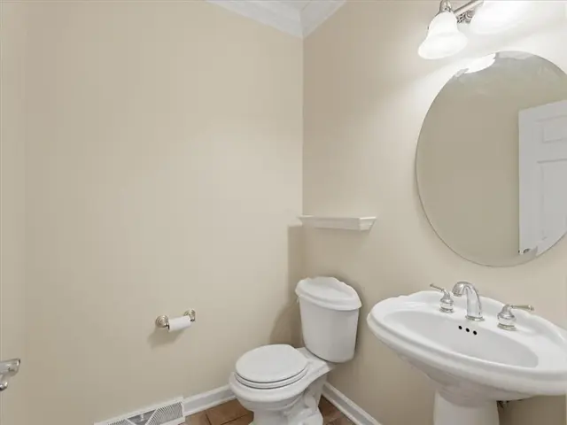 310 Barberry Court gallery image 24