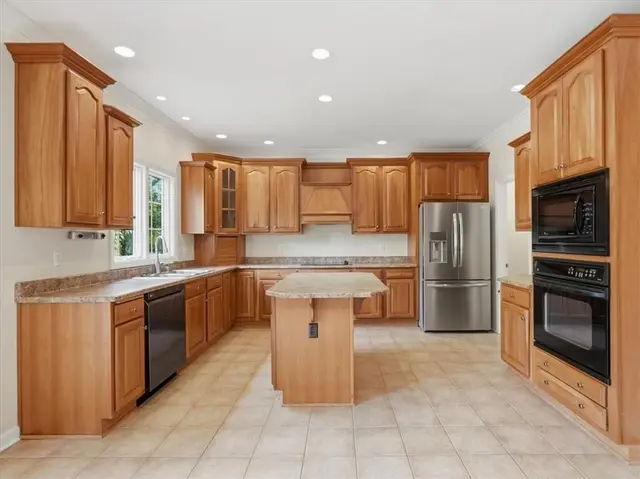 310 Barberry Court gallery image 36