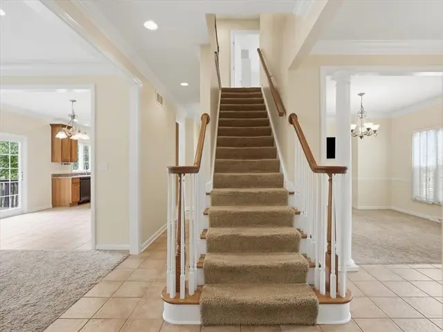 310 Barberry Court gallery image 41