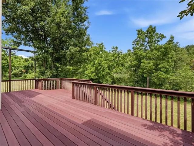 310 Barberry Court gallery image 47