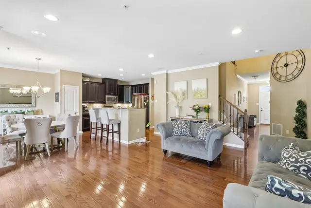 310 Rosecliff DRIVE gallery image 15
