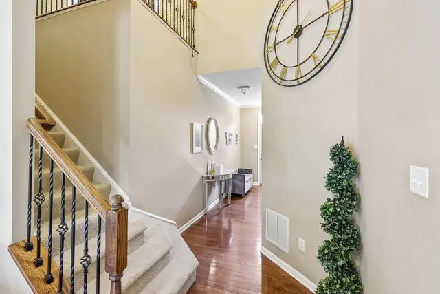 310 Rosecliff DRIVE gallery image 21