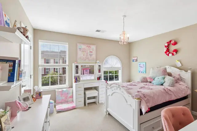 310 Rosecliff DRIVE gallery image 23