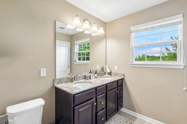 310 Rosecliff DRIVE gallery image 30