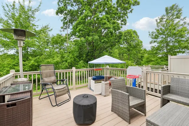310 Rosecliff DRIVE gallery image 31