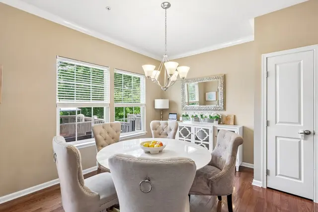 310 Rosecliff DRIVE gallery image 32