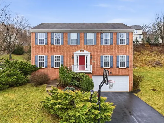 310 Village Dr gallery image 2