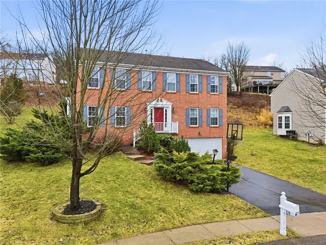 310 Village Dr gallery image 3
