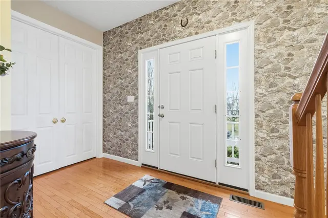 310 Village Dr gallery image 7