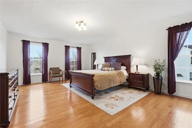 310 Village Dr gallery image 27