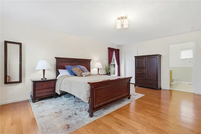 310 Village Dr gallery image 28