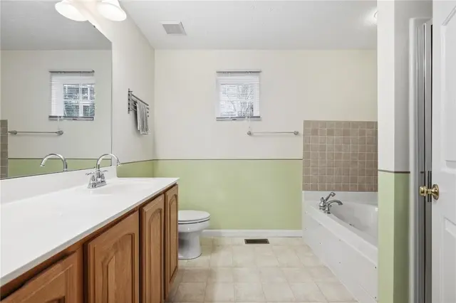 310 Village Dr gallery image 29