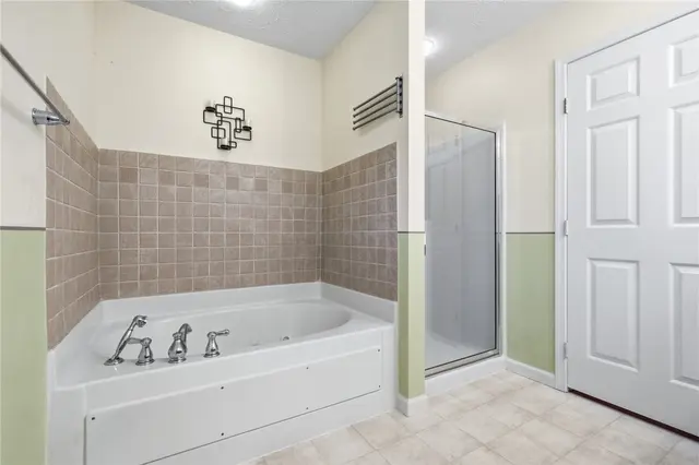 310 Village Dr gallery image 31