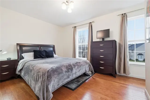 310 Village Dr gallery image 32