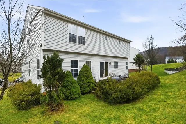 310 Village Dr gallery image 39