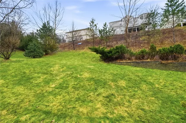 310 Village Dr gallery image 44