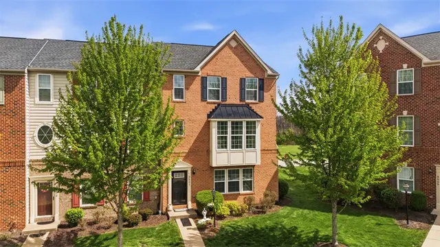 3101 Pointe View Dr gallery image 2