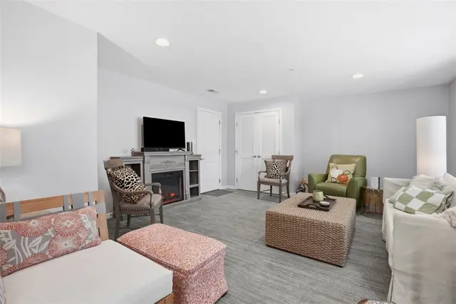 3101 Pointe View Dr gallery image 14