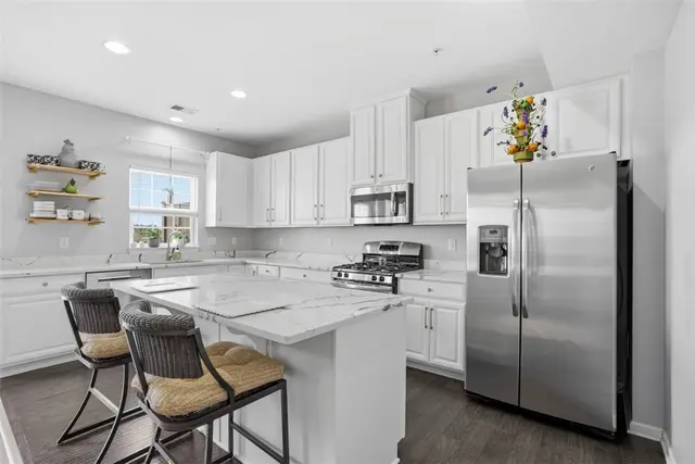 3101 Pointe View Dr gallery image 16
