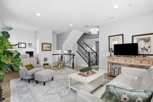 3101 Pointe View Dr gallery image 23