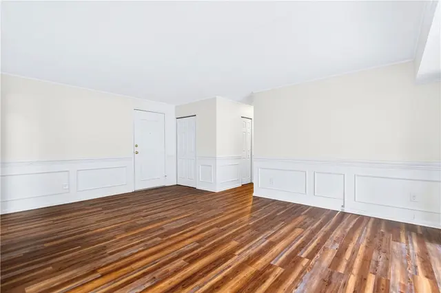 3107 CHARLEMAGNE CIRCLE gallery image 2
