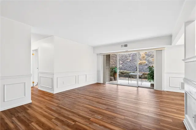 3107 CHARLEMAGNE CIRCLE gallery image 4