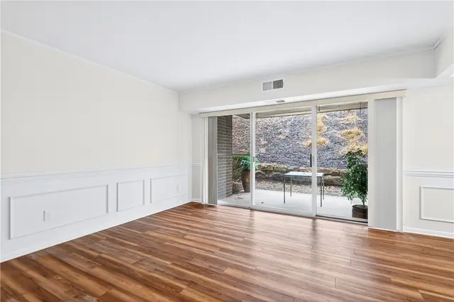 3107 CHARLEMAGNE CIRCLE gallery image 6