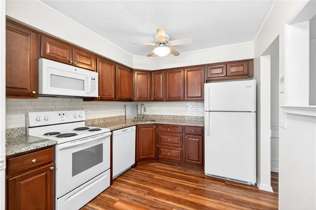 3107 CHARLEMAGNE CIRCLE gallery image 12